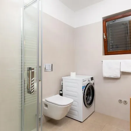 Cerovic مالينسكا