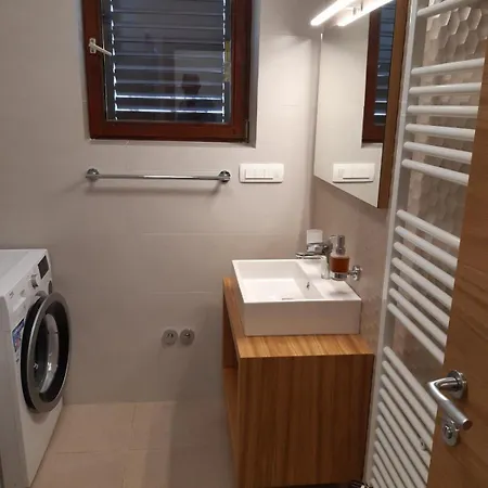 Apartment Cerovic Malinska